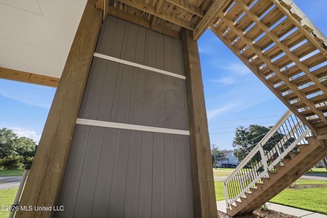 10093 E Shorecrest Road, Biloxi, MS 39532