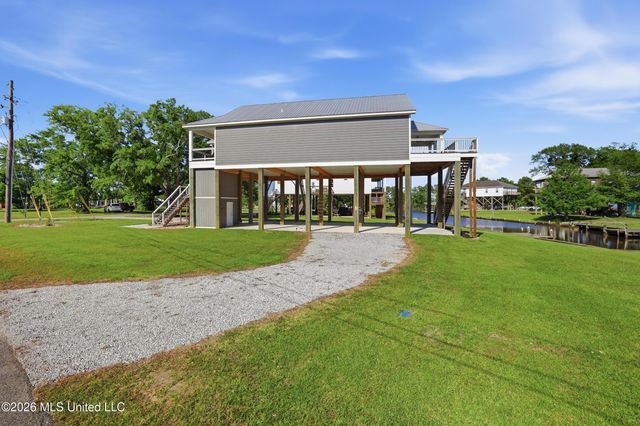 10093 E Shorecrest Road, Biloxi, MS 39532