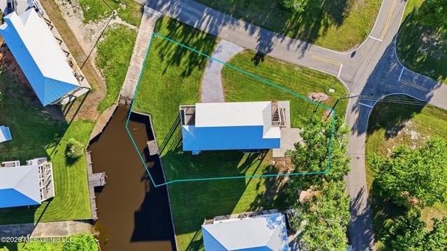 10093 E Shorecrest Road, Biloxi, MS 39532