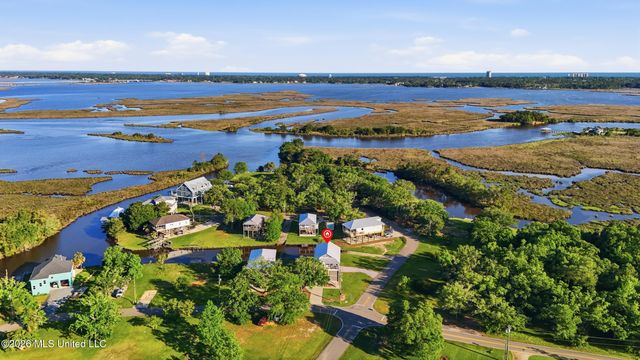 10093 E Shorecrest Road, Biloxi, MS 39532