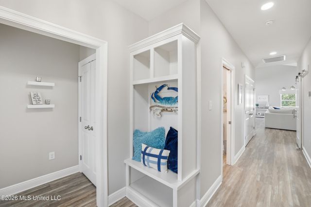 10093 E Shorecrest Road, Biloxi, MS 39532