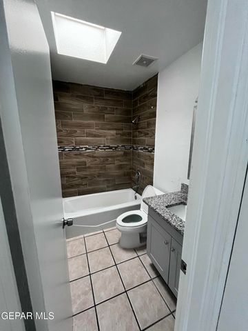 5524 Oakbriar Circle B, El Paso, TX 79932