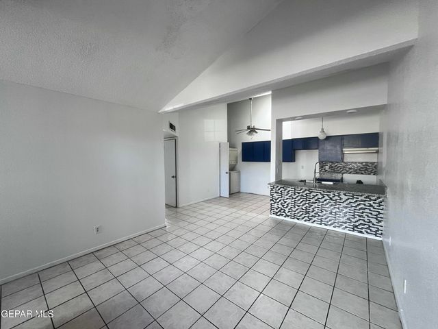 5524 Oakbriar Circle B, El Paso, TX 79932