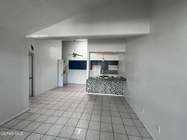 5524 Oakbriar Circle B, El Paso, TX 79932