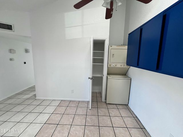 5524 Oakbriar Circle B, El Paso, TX 79932