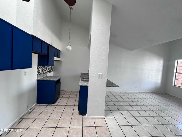 5524 Oakbriar Circle B, El Paso, TX 79932
