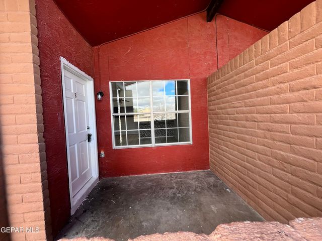 5524 Oakbriar Circle B, El Paso, TX 79932