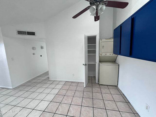 5524 Oakbriar Circle B, El Paso, TX 79932
