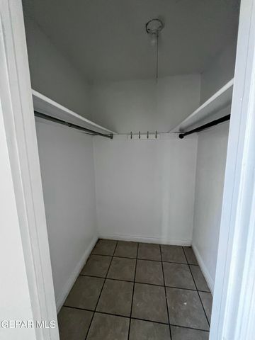5524 Oakbriar Circle B, El Paso, TX 79932