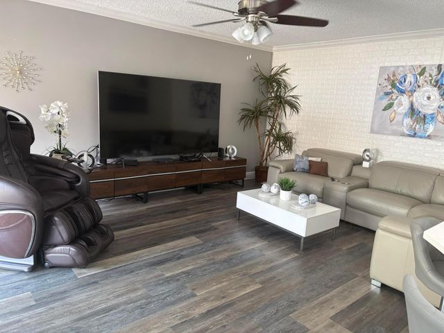 1025 Siena Oaks Circle W, Palm Beach Gardens, FL 33410