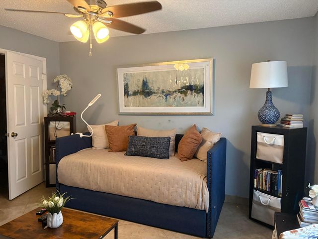 1025 Siena Oaks Circle W, Palm Beach Gardens, FL 33410