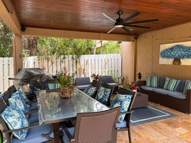 1025 Siena Oaks Circle W, Palm Beach Gardens, FL 33410