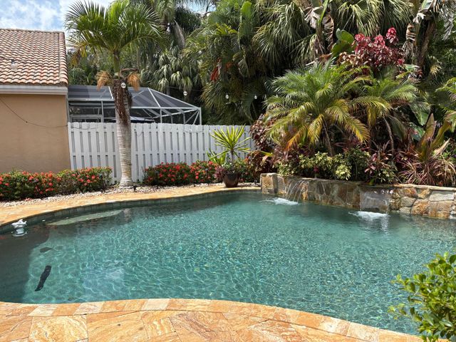 1025 Siena Oaks Circle W, Palm Beach Gardens, FL 33410