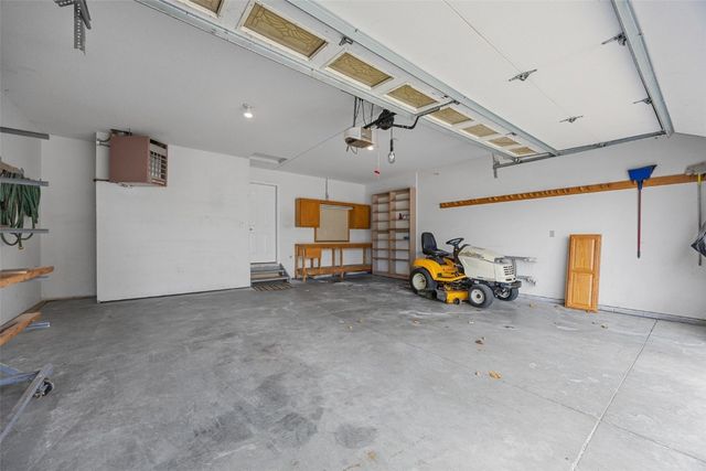 1355 Robins Road, Hiawatha, IA 52233