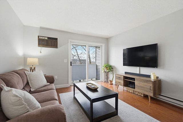 144 Eastern Ave Apt 304, Manchester, NH 03104