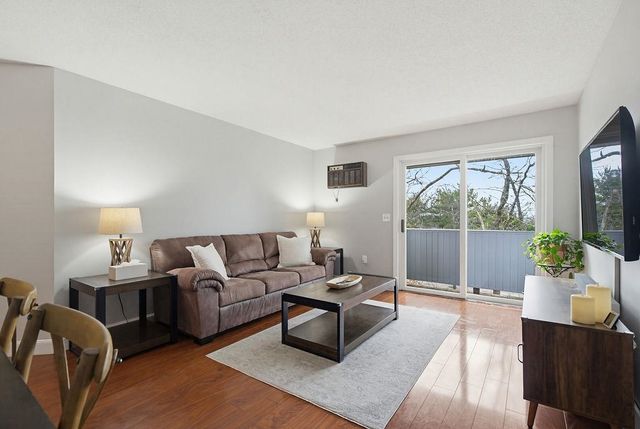 144 Eastern Ave Apt 304, Manchester, NH 03104