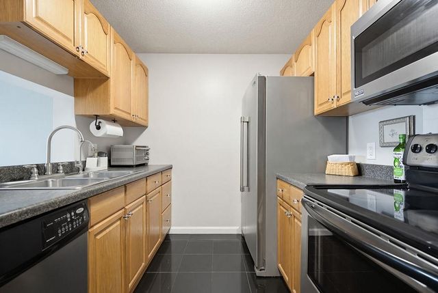 144 Eastern Ave Apt 304, Manchester, NH 03104