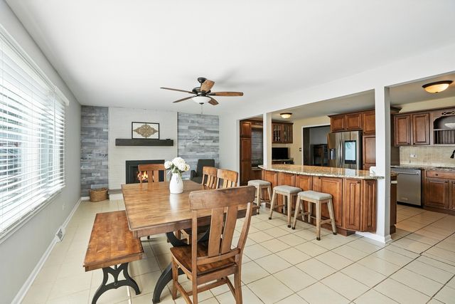 16448 Oak Park Avenue, Tinley Park, IL 60477