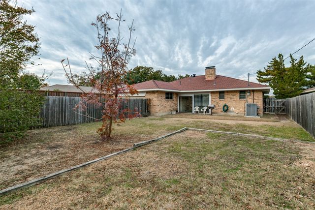 9320 Whitehurst Drive, Dallas, TX 75243