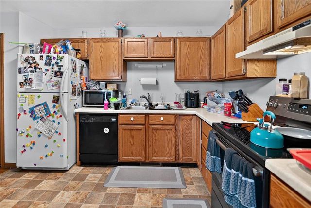 1909 Fox Run, Mount Horeb, WI 53572