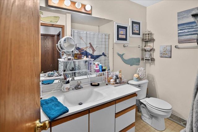 1909 Fox Run, Mount Horeb, WI 53572