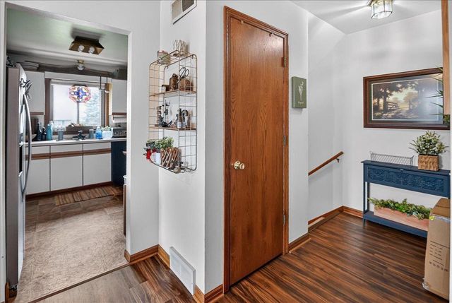 1909 Fox Run, Mount Horeb, WI 53572