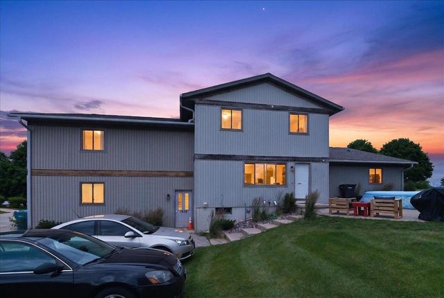 1909 Fox Run, Mount Horeb, WI 53572