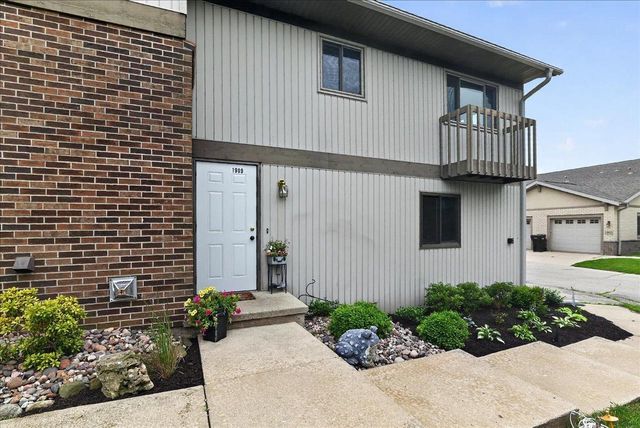1909 Fox Run, Mount Horeb, WI 53572