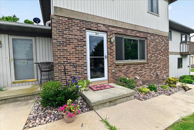 1909 Fox Run, Mount Horeb, WI 53572