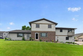 1909 Fox Run, Mount Horeb, WI 53572