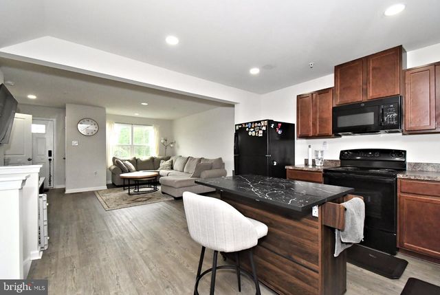 15 CASTLE DR, Gilbertsville, PA 19525