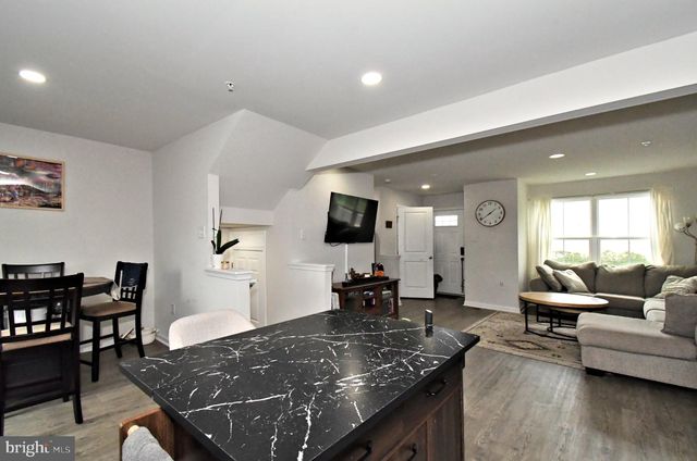 15 CASTLE DR, Gilbertsville, PA 19525