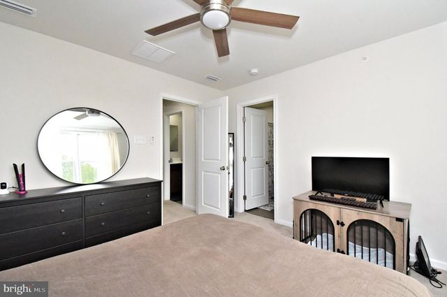 15 CASTLE DR, Gilbertsville, PA 19525