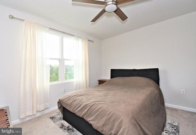 15 CASTLE DR, Gilbertsville, PA 19525