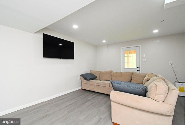 15 CASTLE DR, Gilbertsville, PA 19525