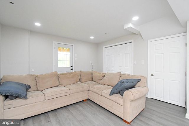 15 CASTLE DR, Gilbertsville, PA 19525