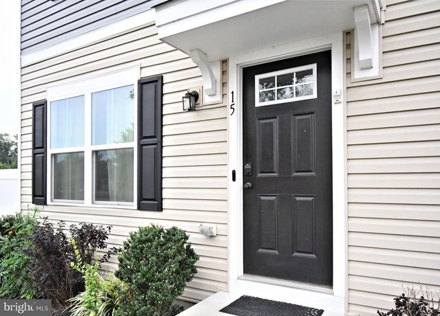 15 CASTLE DR, Gilbertsville, PA 19525