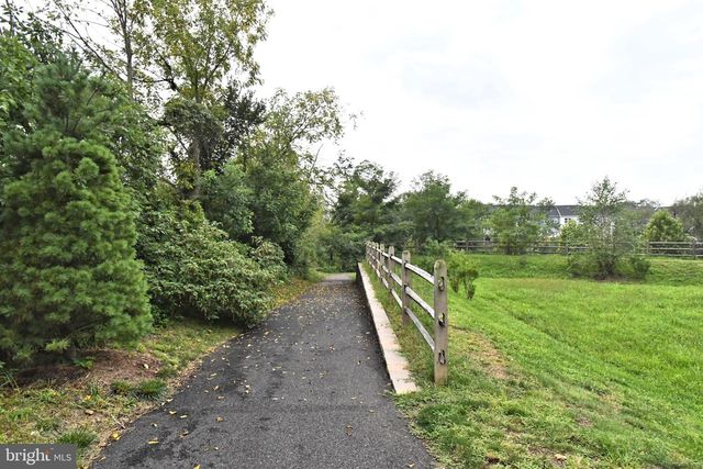 15 CASTLE DR, Gilbertsville, PA 19525