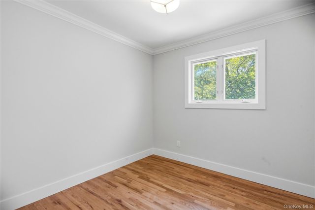 6 Oatley Place, Commack, NY 11725