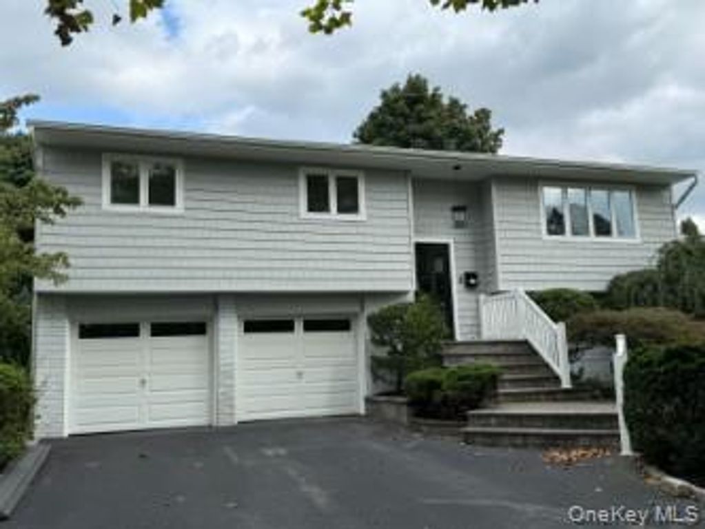 6 Oatley Place, Commack, NY 11725 — photo 2