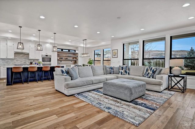 12214 N Barn Owl Way, Boise, ID 83714