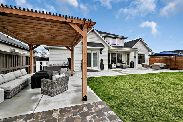 12214 N Barn Owl Way, Boise, ID 83714