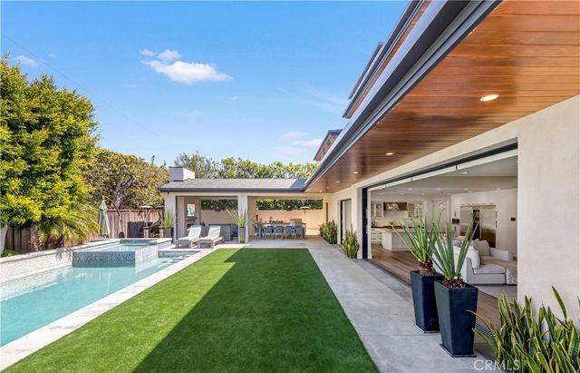 660 Kings Road, Newport Beach, CA 92663