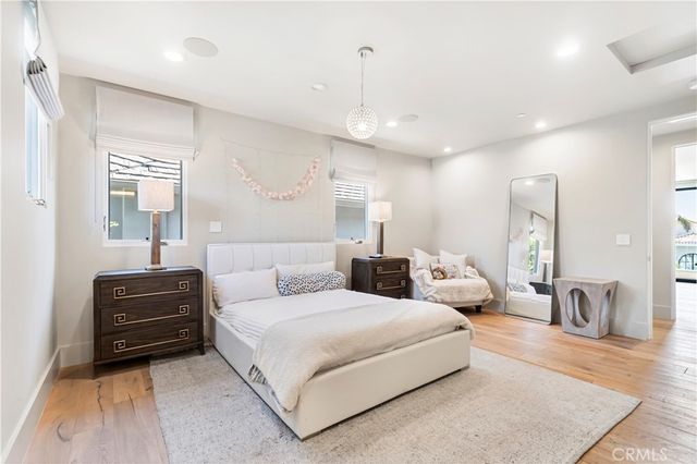 660 Kings Road, Newport Beach, CA 92663