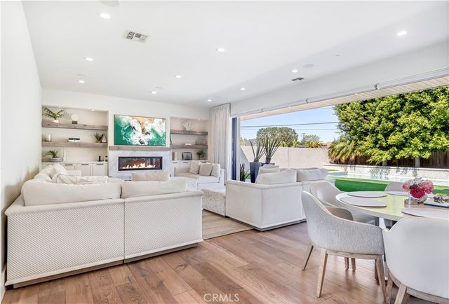 660 Kings Road, Newport Beach, CA 92663