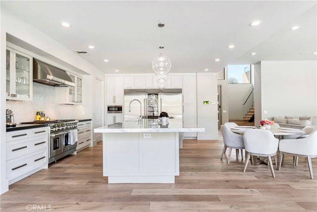 660 Kings Road, Newport Beach, CA 92663