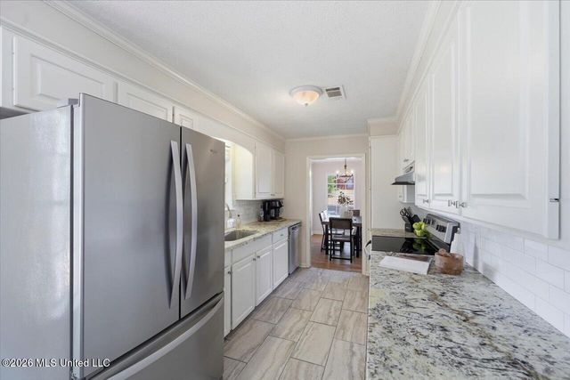 7105 Edgewater Drive, Ridgeland, MS 39157