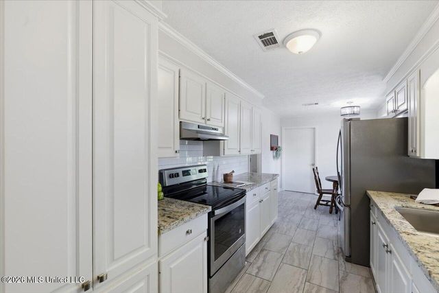 7105 Edgewater Drive, Ridgeland, MS 39157