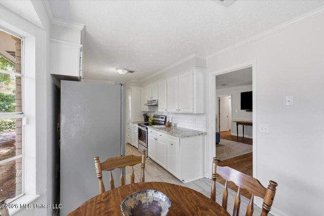 7105 Edgewater Drive, Ridgeland, MS 39157