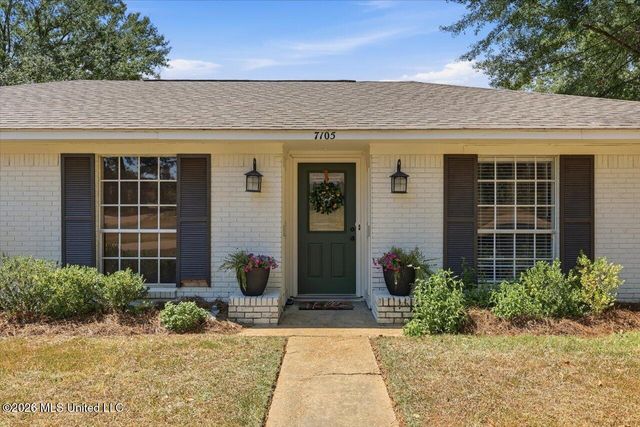 7105 Edgewater Drive, Ridgeland, MS 39157